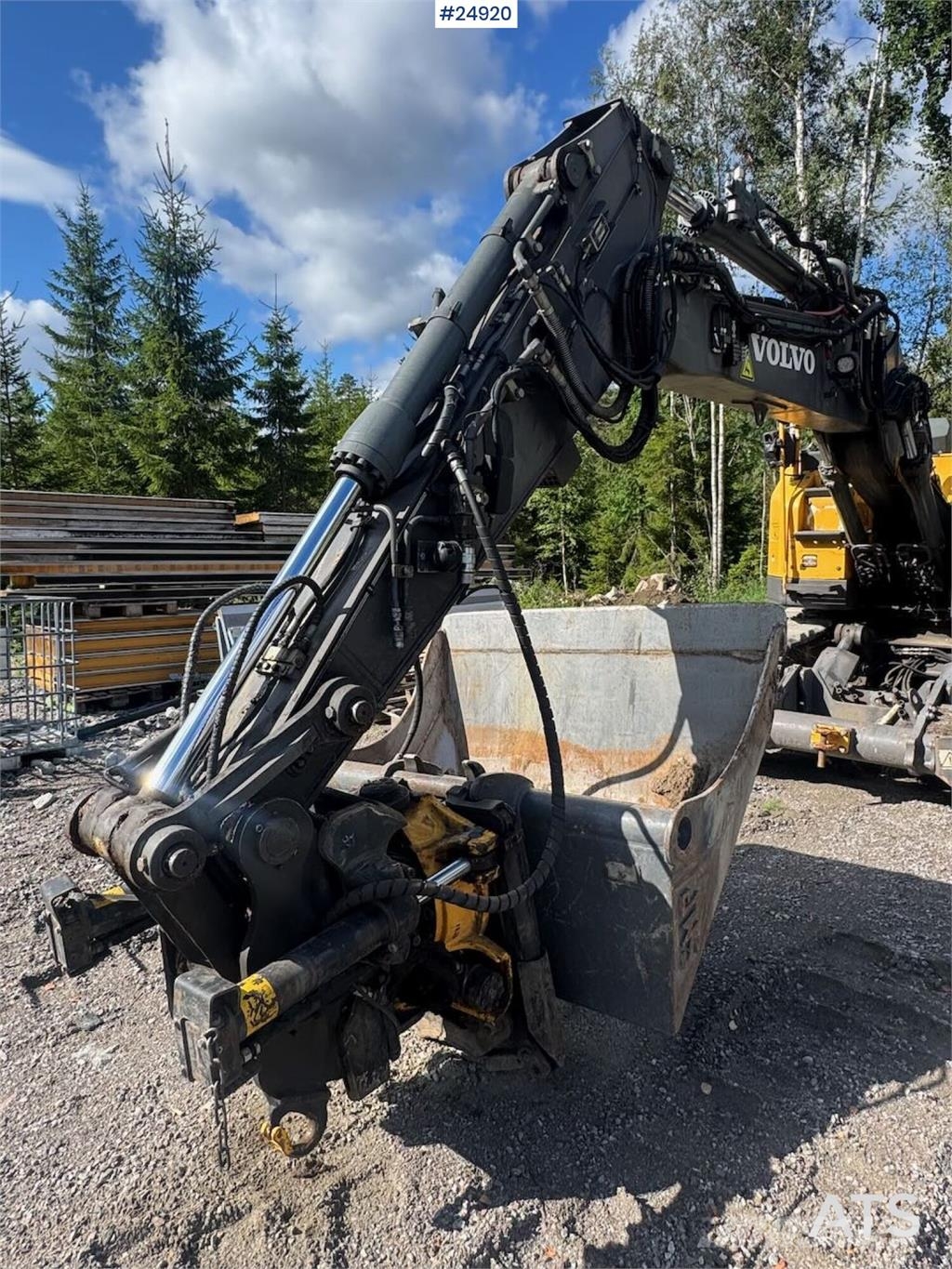 Volvo ECR145EL Tracked excavator with rail wheels – 4,30 Beltegraver