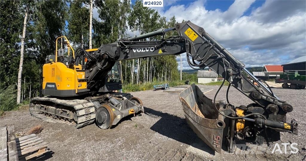 Volvo ECR145EL Tracked excavator with rail wheels – 4,30 Beltegraver