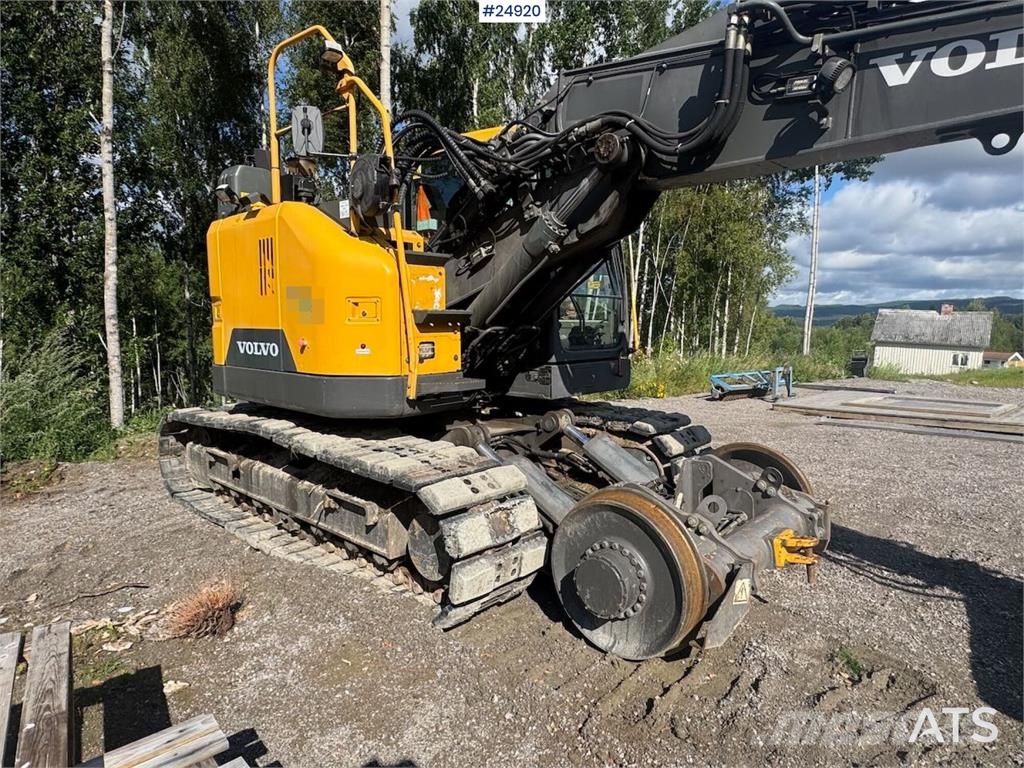 Volvo ECR145EL Tracked excavator with rail wheels – 4,30 Beltegraver