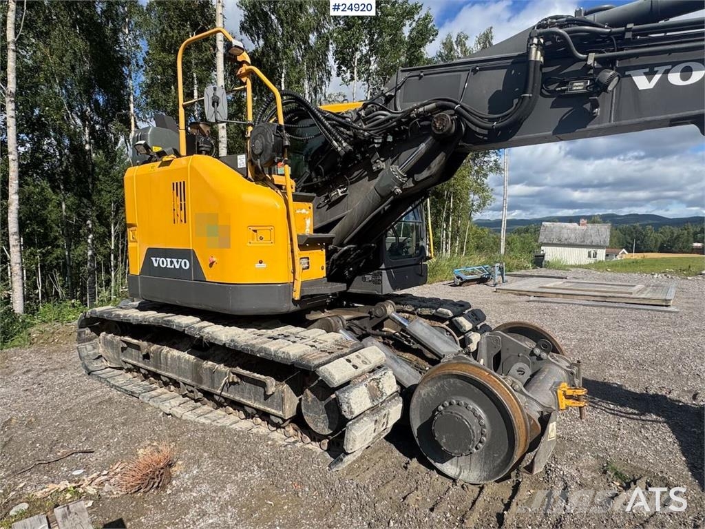 Volvo ECR145EL Tracked excavator with rail wheels – 4,30 Beltegraver