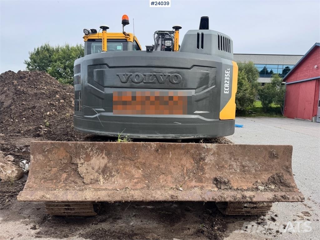 Volvo ECR235EL Excavator w/ Rototilt, 3 buckets, GPS and Beltegraver