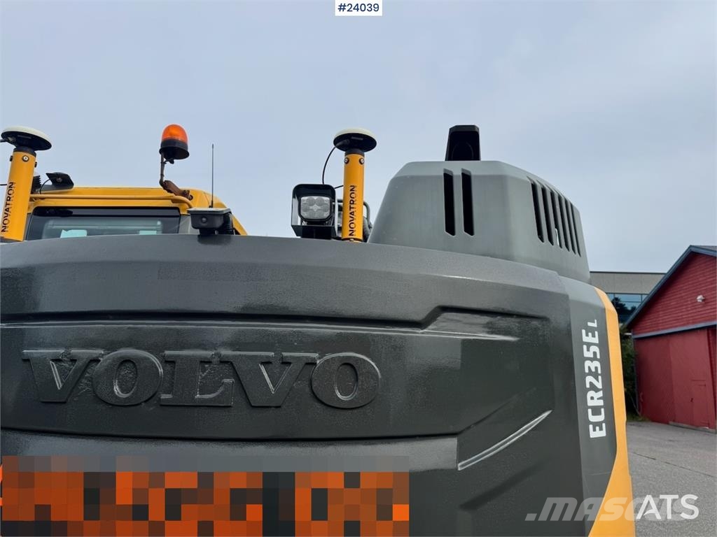 Volvo ECR235EL Excavator w/ Rototilt, 3 buckets, GPS and Beltegraver