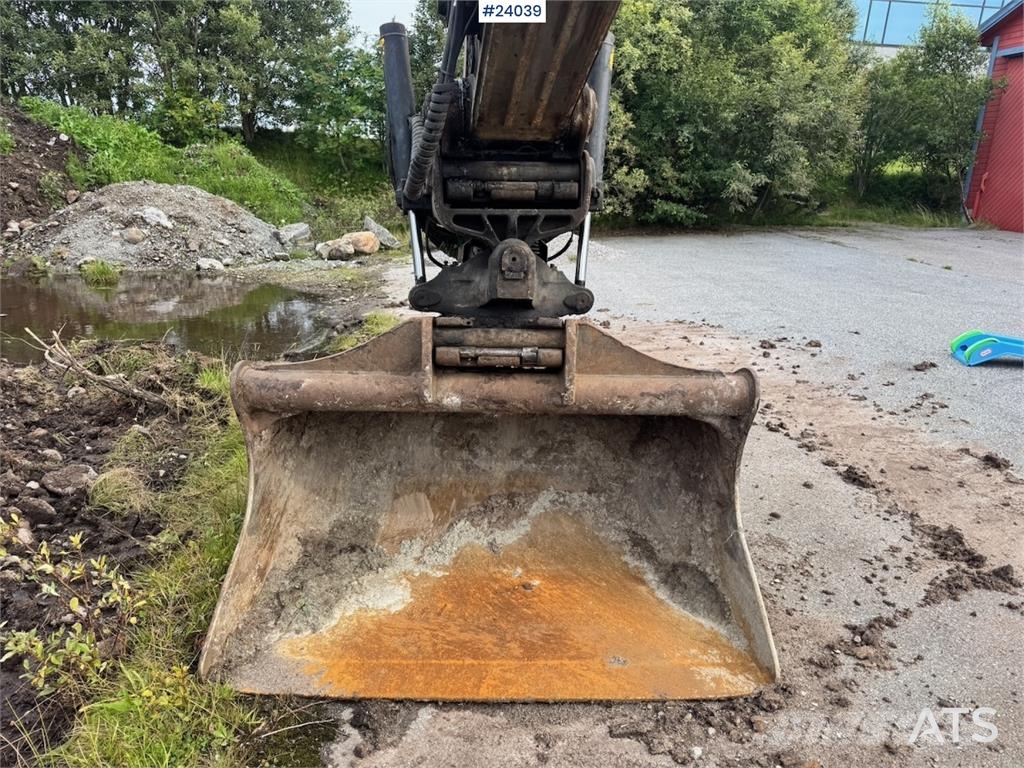 Volvo ECR235EL Excavator w/ Rototilt, 3 buckets, GPS and Beltegraver