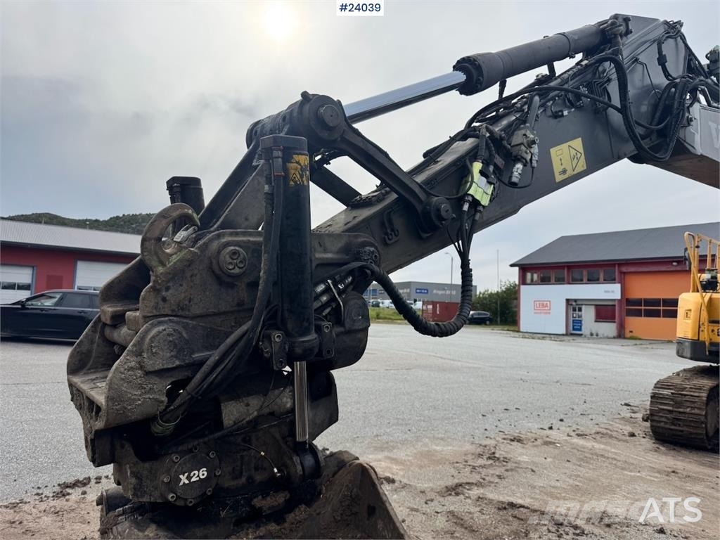Volvo ECR235EL Excavator w/ Rototilt, 3 buckets, GPS and Beltegraver