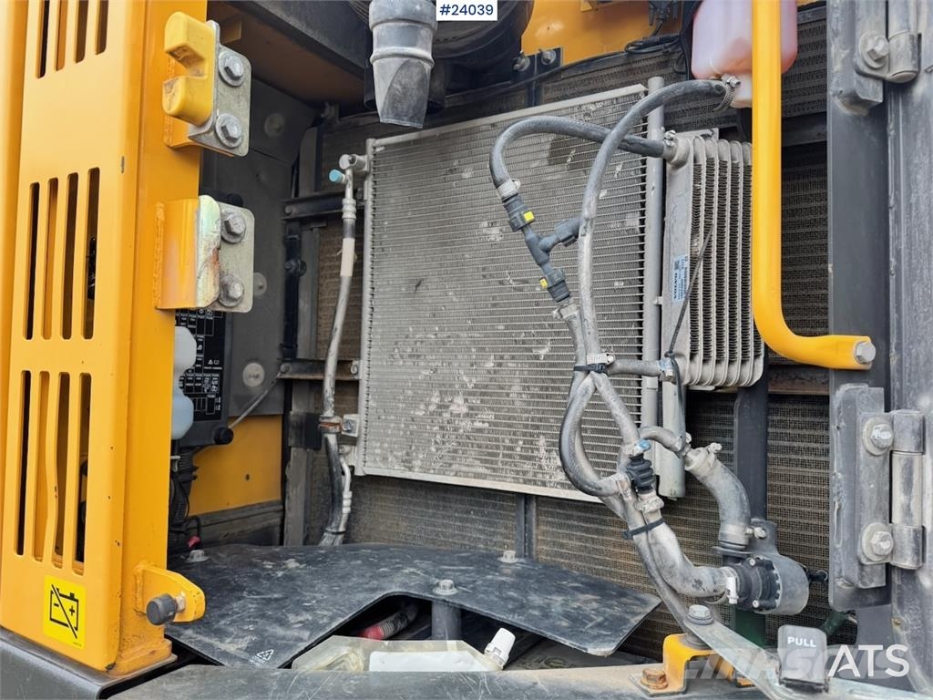 Volvo ECR235EL Excavator w/ Rototilt, 3 buckets, GPS and Beltegraver