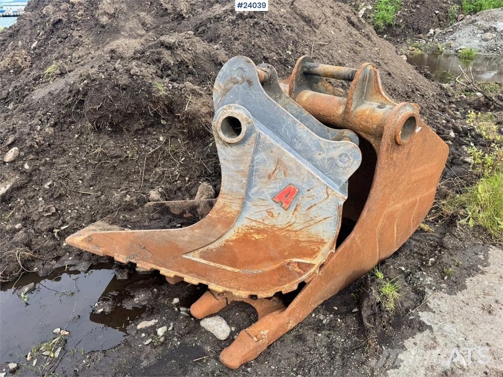 Volvo ECR235EL Excavator w/ Rototilt, 3 buckets, GPS and Beltegraver
