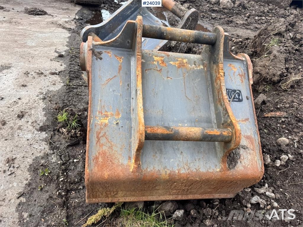 Volvo ECR235EL Excavator w/ Rototilt, 3 buckets, GPS and Beltegraver