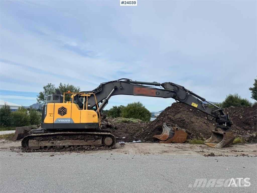 Volvo ECR235EL Excavator w/ Rototilt, 3 buckets, GPS and Beltegraver
