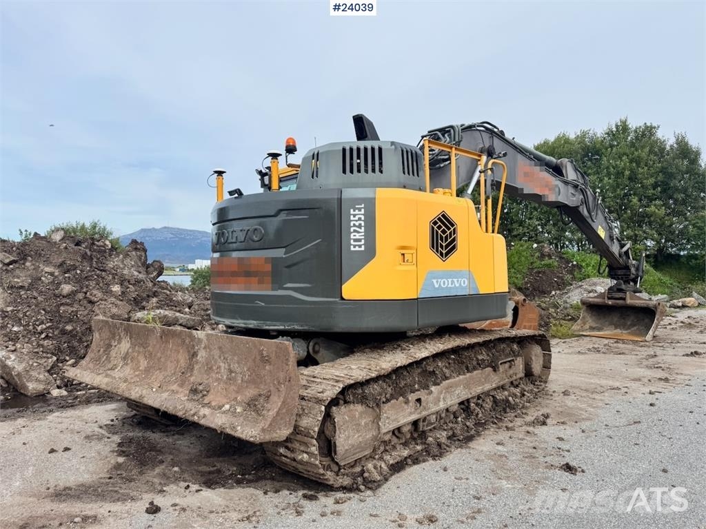 Volvo ECR235EL Excavator w/ Rototilt, 3 buckets, GPS and Beltegraver