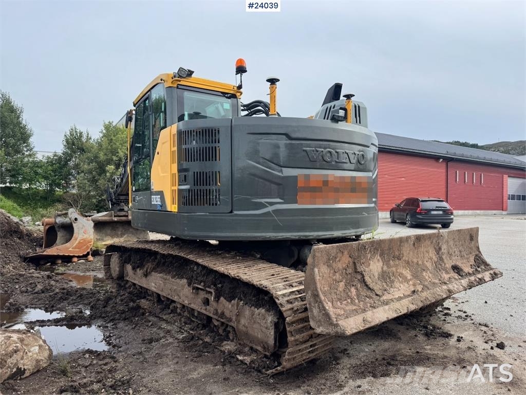 Volvo ECR235EL Excavator w/ Rototilt, 3 buckets, GPS and Beltegraver