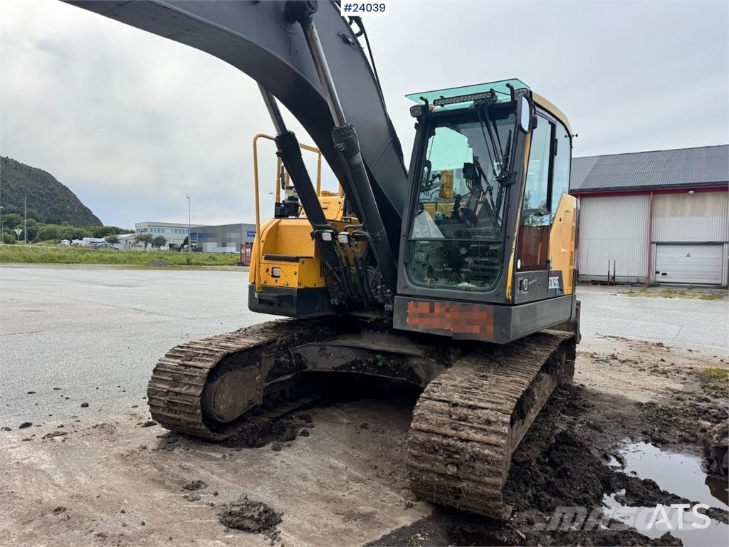 Volvo ECR235EL Excavator w/ Rototilt, 3 buckets, GPS and Beltegraver
