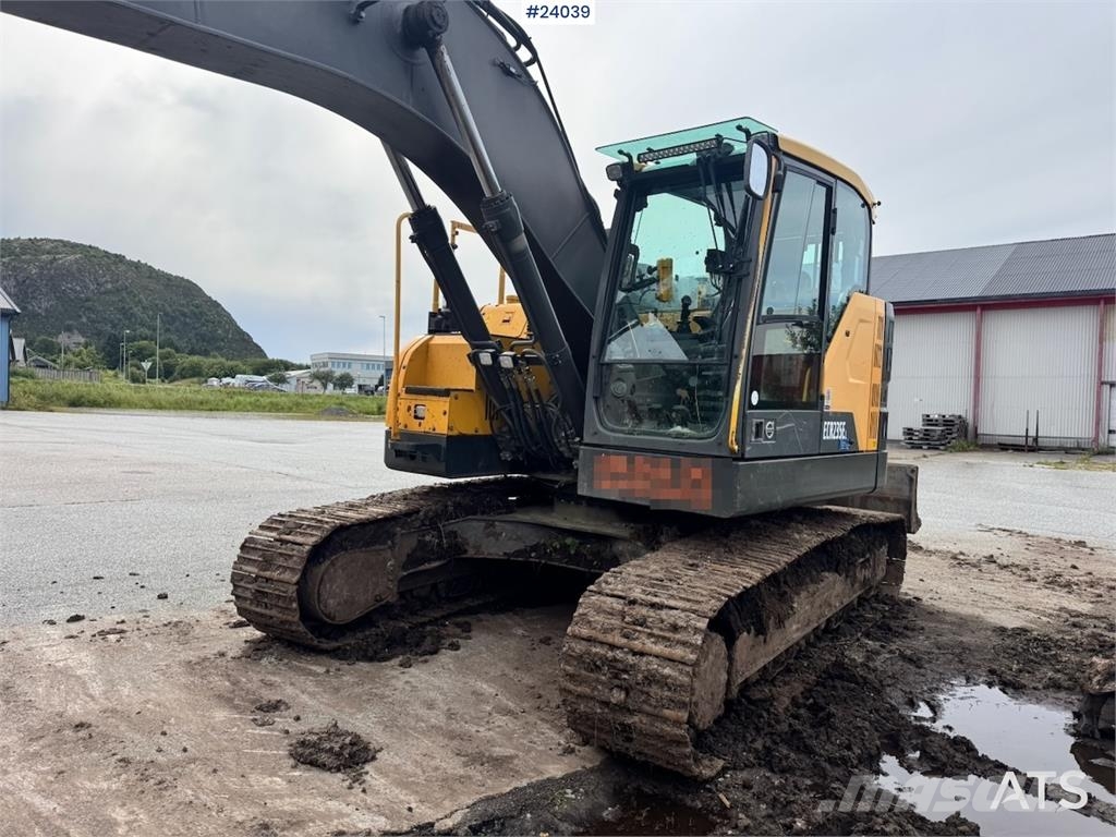 Volvo ECR235EL Excavator w/ Rototilt, 3 buckets, GPS and Beltegraver
