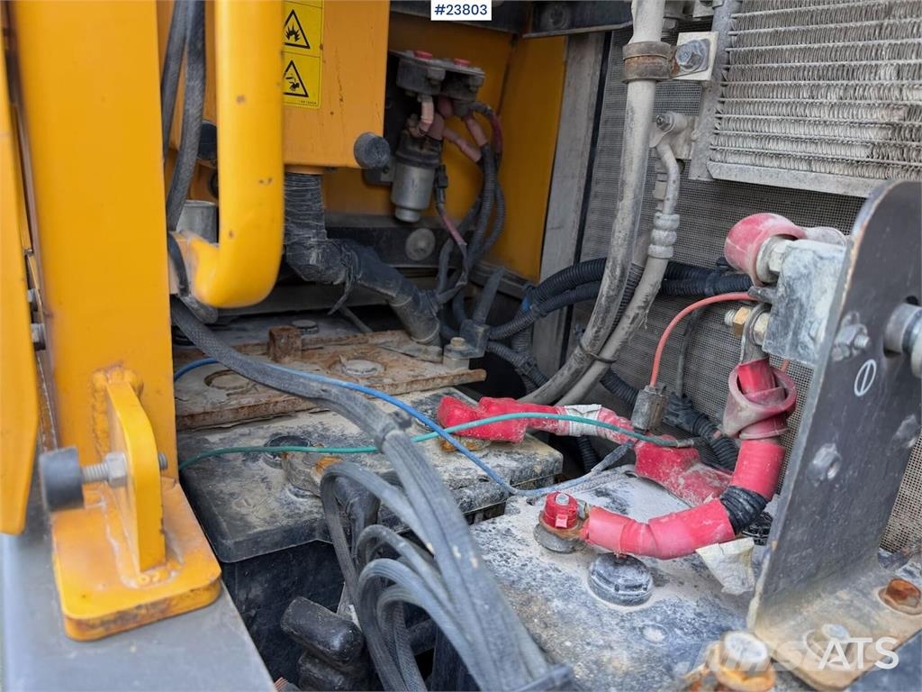 Volvo ECR305CL excavator w/ GPS, sanding bucket and roto حفارات زحافة
