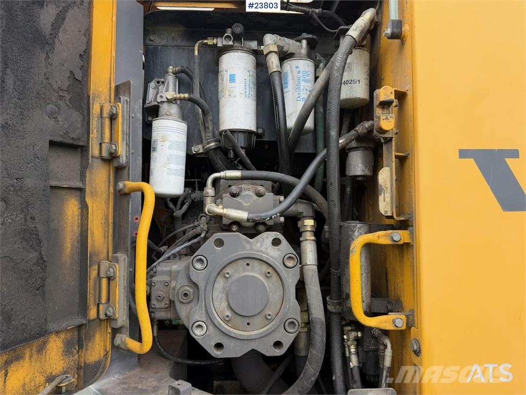 Volvo ECR305CL excavator w/ GPS, sanding bucket and roto حفارات زحافة