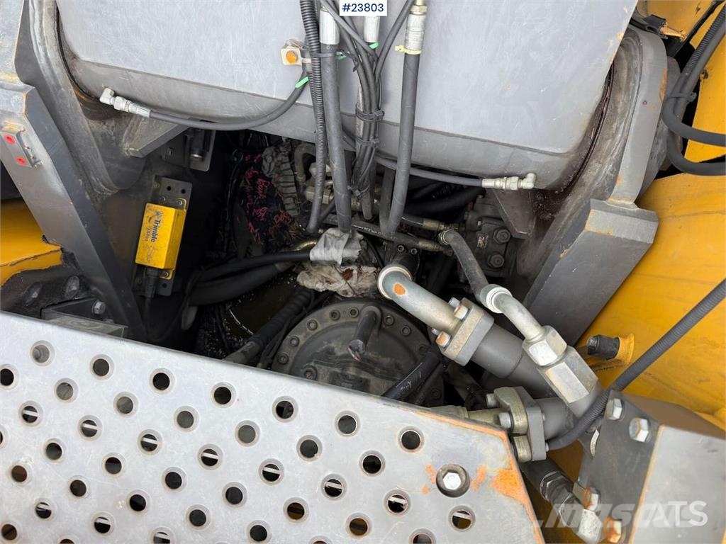 Volvo ECR305CL excavator w/ GPS, sanding bucket and roto حفارات زحافة