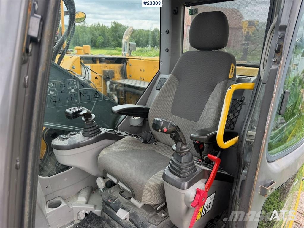 Volvo ECR305CL excavator w/ GPS, sanding bucket and roto حفارات زحافة