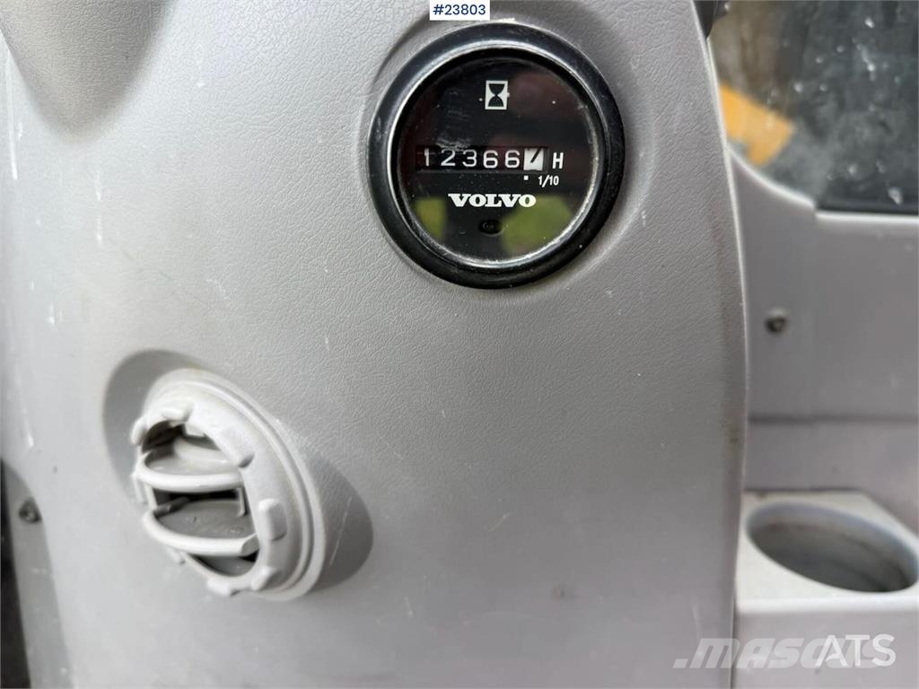 Volvo ECR305CL excavator w/ GPS, sanding bucket and roto حفارات زحافة