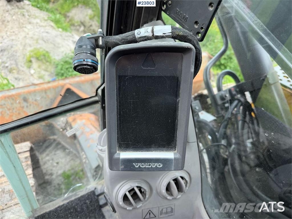 Volvo ECR305CL excavator w/ GPS, sanding bucket and roto حفارات زحافة