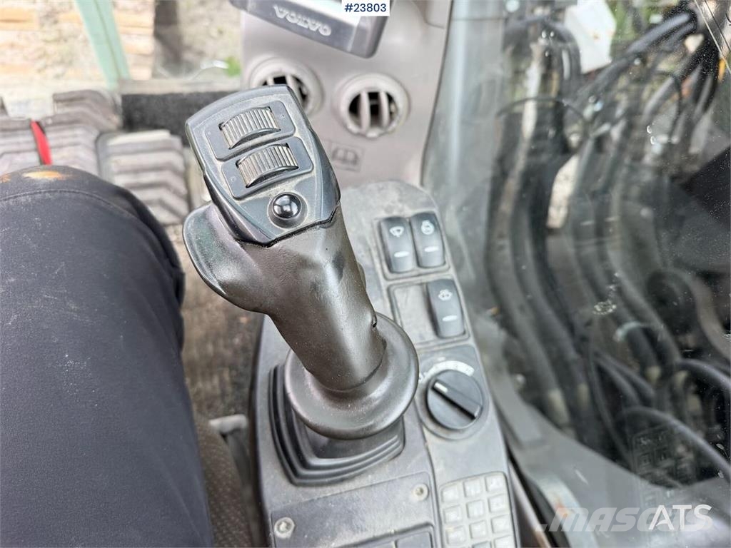 Volvo ECR305CL excavator w/ GPS, sanding bucket and roto حفارات زحافة