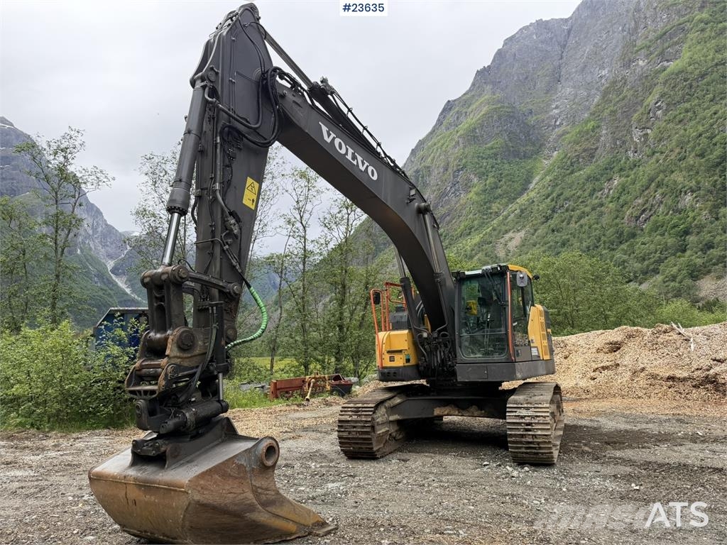 Volvo ECR355EL excavator with bucket, rototilt, and GPS Pásové rýpadlá