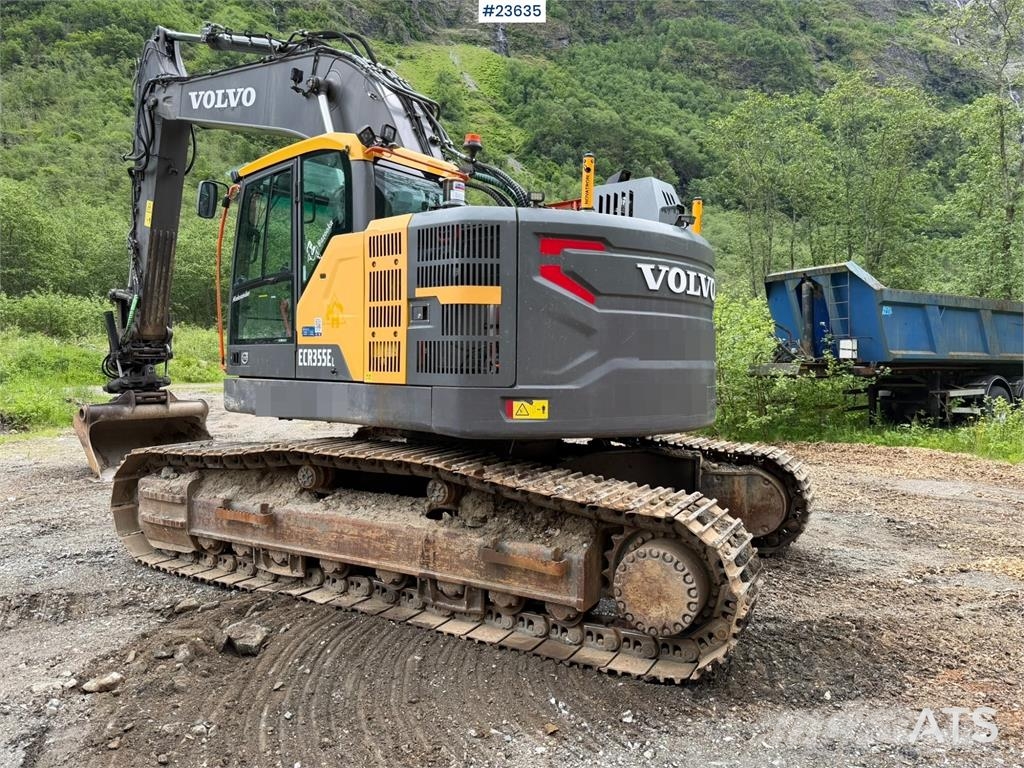 Volvo ECR355EL excavator with bucket, rototilt, and GPS Pásové rýpadlá