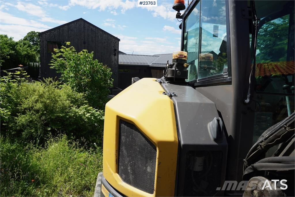 Volvo ECR58F with tilt and two buckets. Only 3,035 hours حفارات صغيرة أقل من 7 طن (حفارات صغيرة)