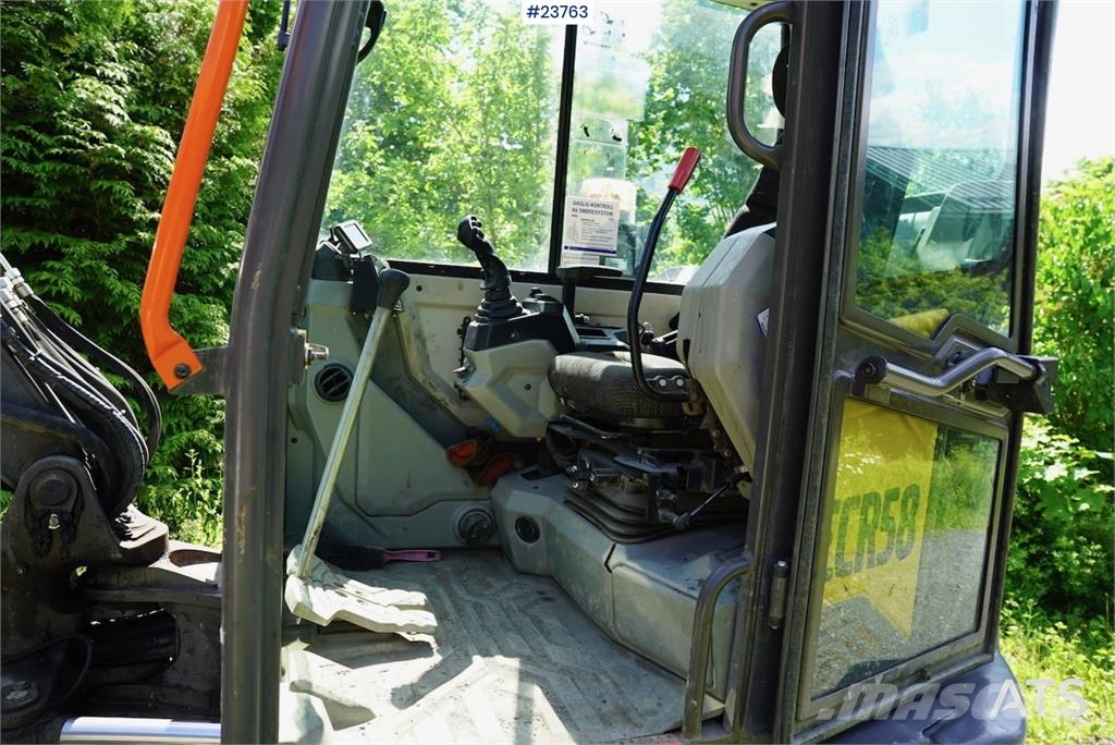 Volvo ECR58F with tilt and two buckets. Only 3,035 hours حفارات صغيرة أقل من 7 طن (حفارات صغيرة)