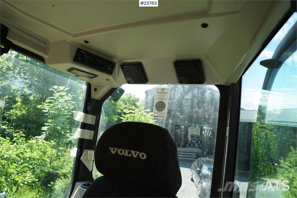Volvo ECR58F with tilt and two buckets. Only 3,035 hours حفارات صغيرة أقل من 7 طن (حفارات صغيرة)