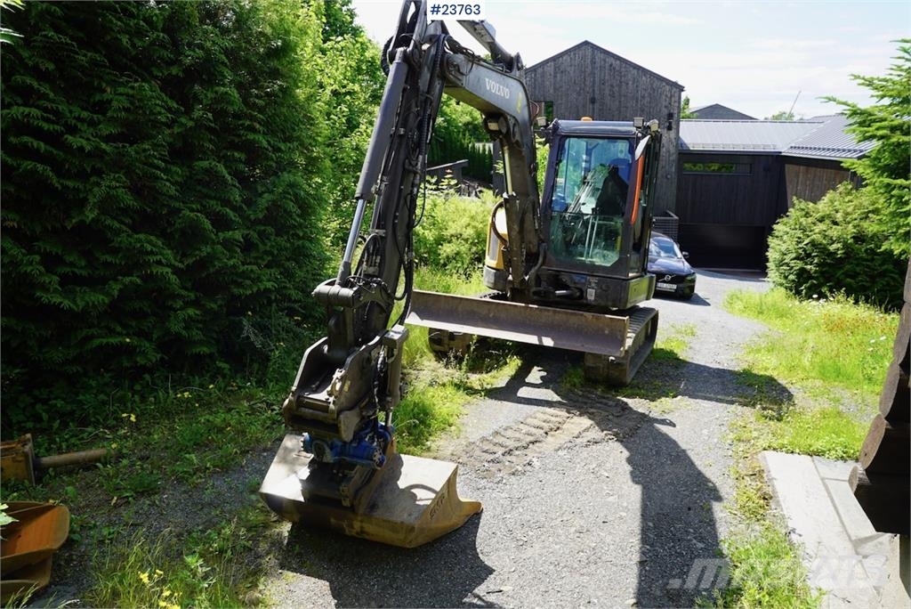 Volvo ECR58F with tilt and two buckets. Only 3,035 hours حفارات صغيرة أقل من 7 طن (حفارات صغيرة)