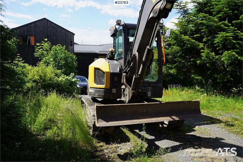 Volvo ECR58F with tilt and two buckets. Only 3,035 hours حفارات صغيرة أقل من 7 طن (حفارات صغيرة)