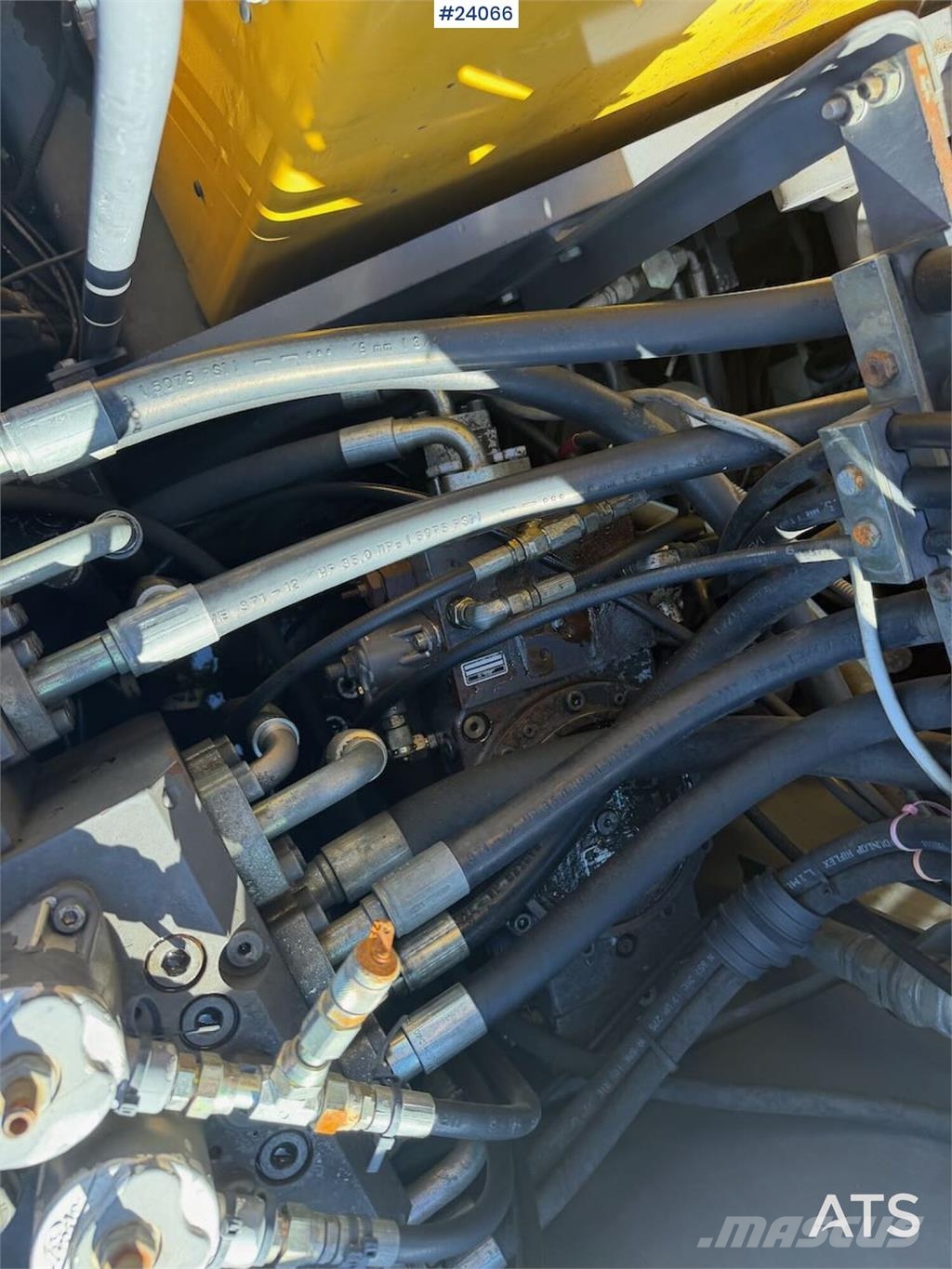 Volvo EW160B w/ rototilt and two buckets. WATCH VIDEO Wielgraafmachines