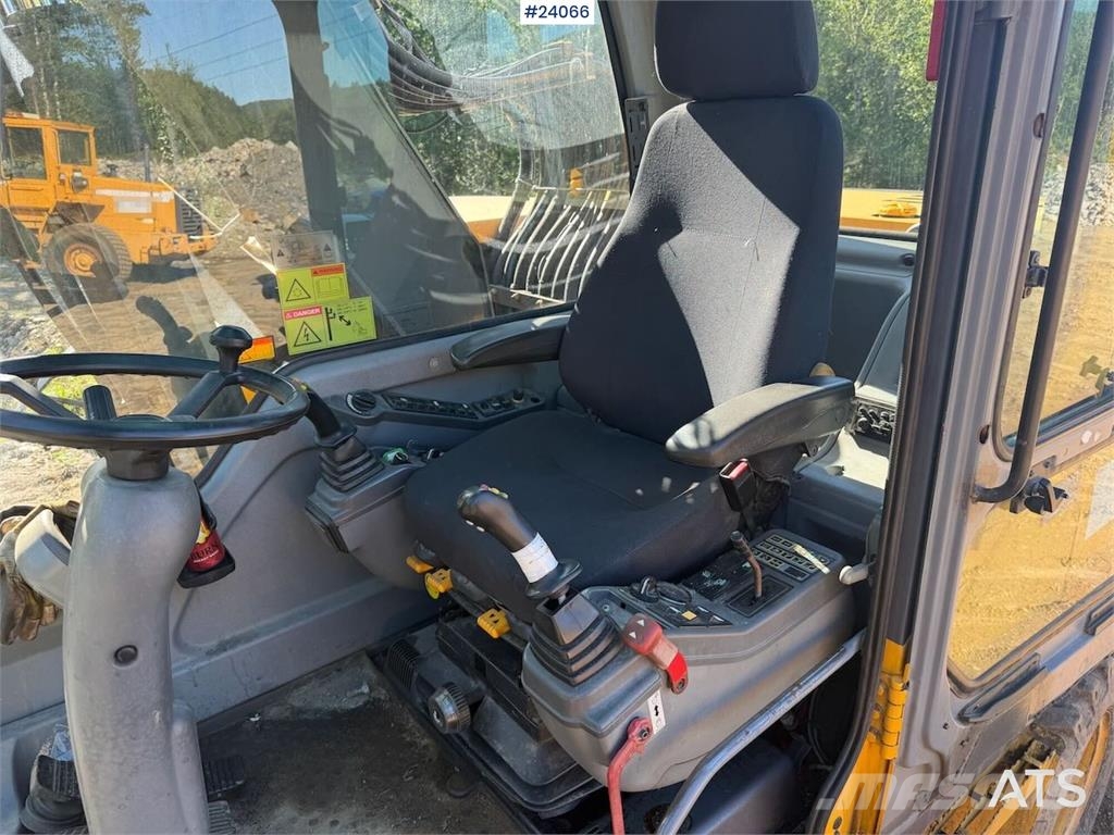 Volvo EW160B w/ rototilt and two buckets. WATCH VIDEO Wielgraafmachines