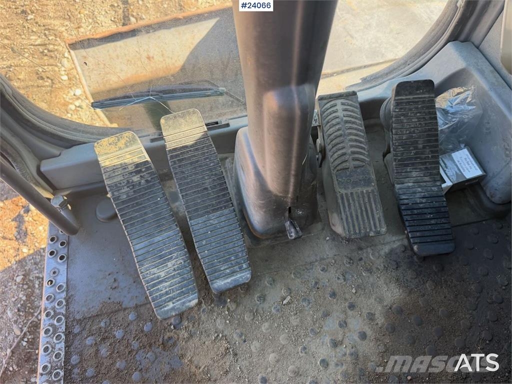 Volvo EW160B w/ rototilt and two buckets. WATCH VIDEO Wielgraafmachines