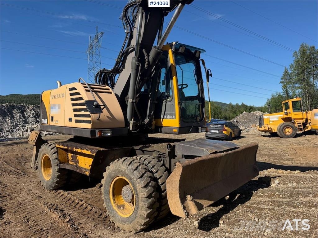Volvo EW160B w/ rototilt and two buckets. WATCH VIDEO Wielgraafmachines