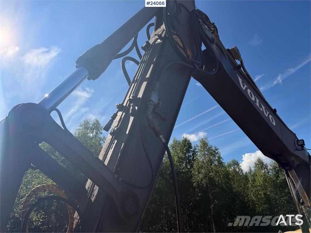 Volvo EW160B w/ rototilt and two buckets. WATCH VIDEO Wielgraafmachines