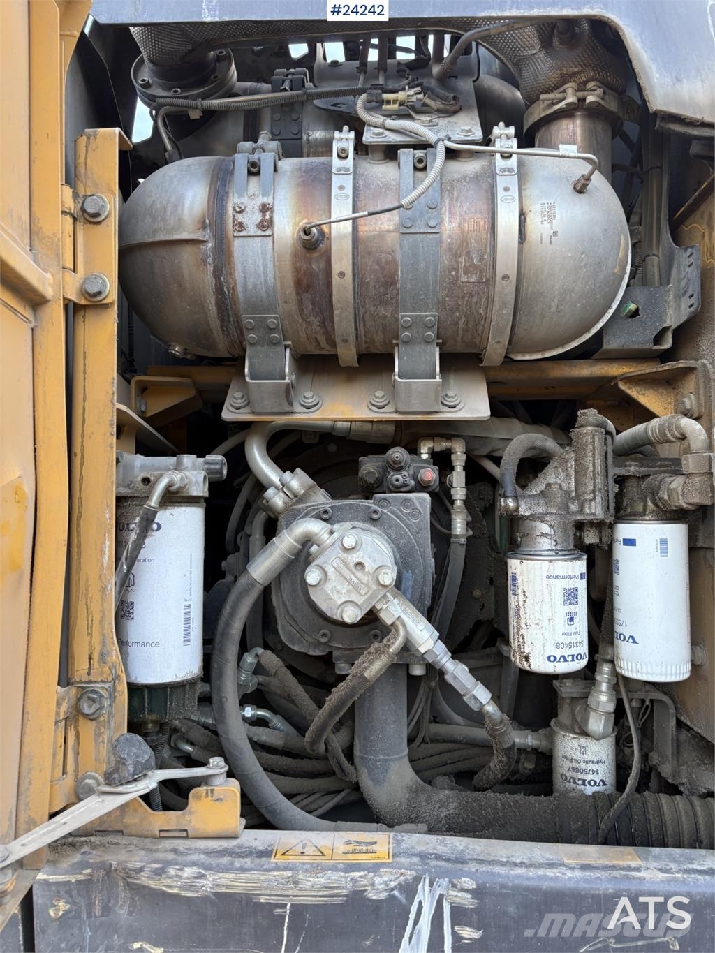 Volvo EW160E Wheeled Excavator w/ Elevating Cab and Grap حفارات بعجل