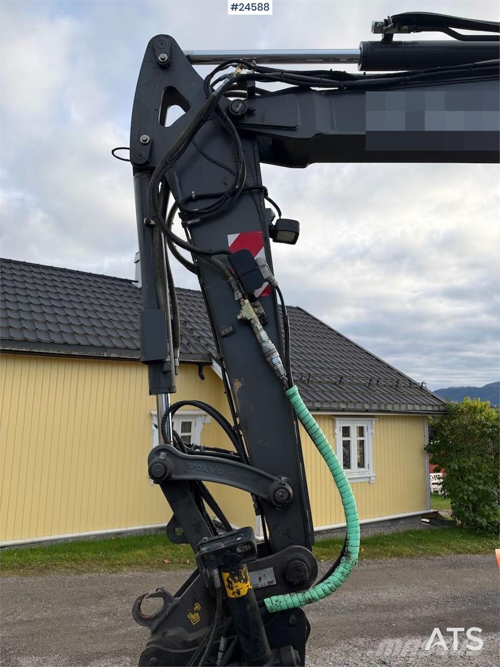 Volvo EW60E Wheeled excavator with tiltrotator and 2 buc Hjulgravere