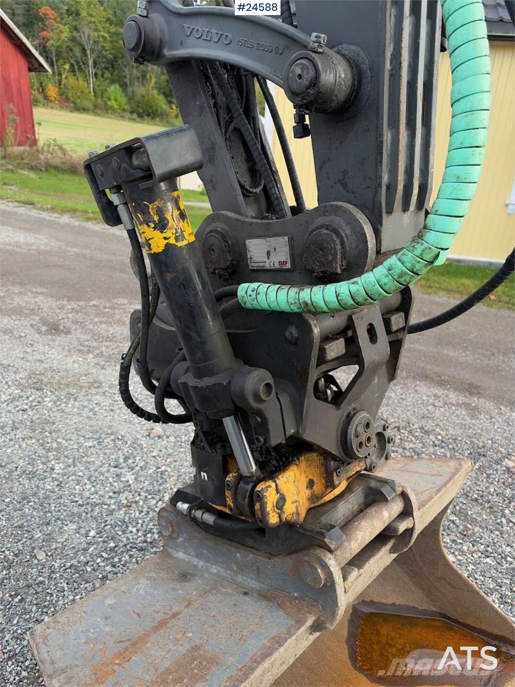 Volvo EW60E Wheeled excavator with tiltrotator and 2 buc Hjulgravere