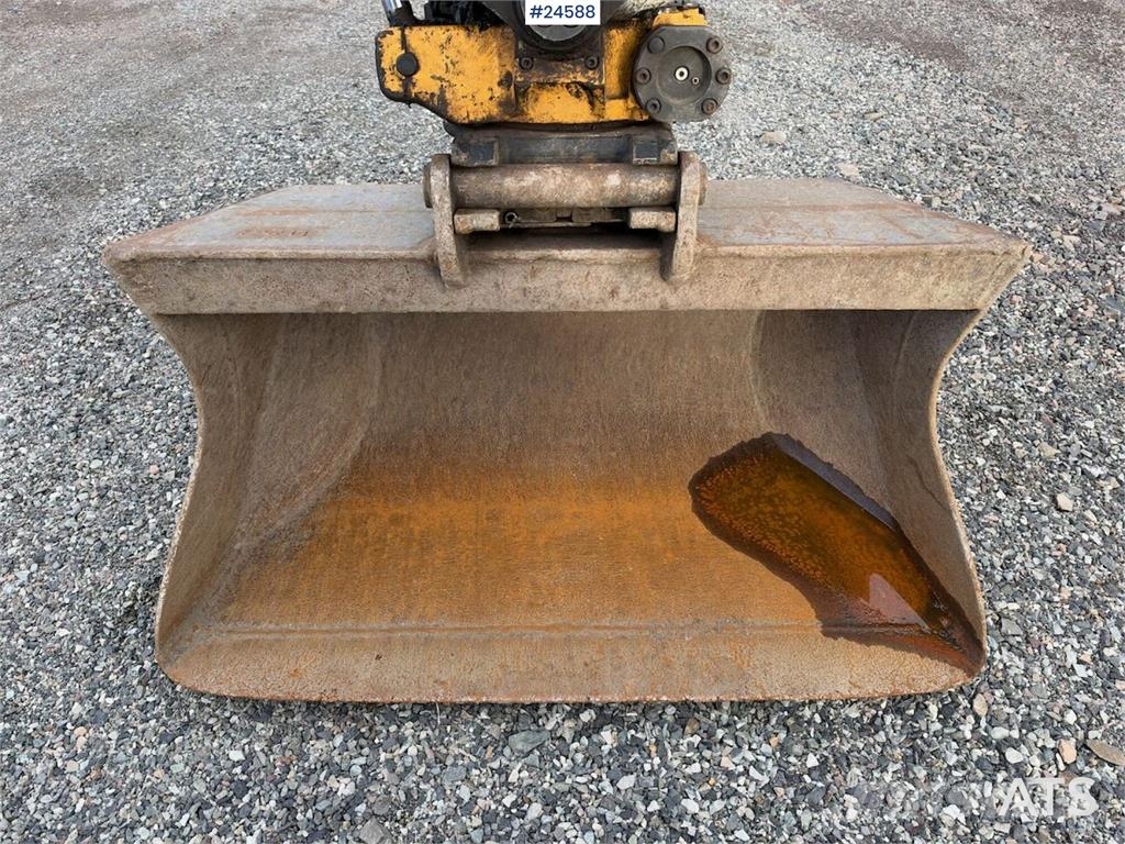 Volvo EW60E Wheeled excavator with tiltrotator and 2 buc Hjulgravere