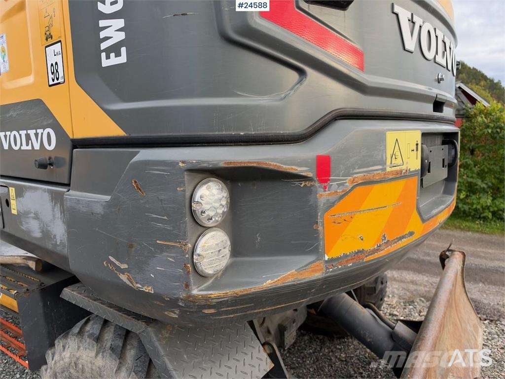 Volvo EW60E Wheeled excavator with tiltrotator and 2 buc Hjulgravere