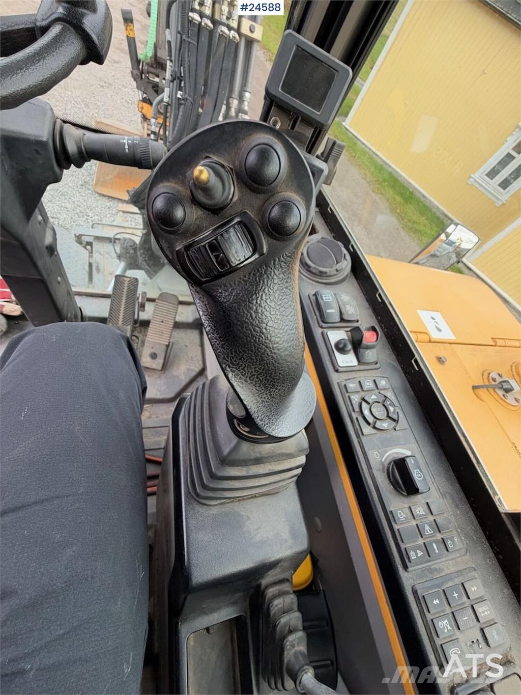 Volvo EW60E Wheeled excavator with tiltrotator and 2 buc Hjulgravere