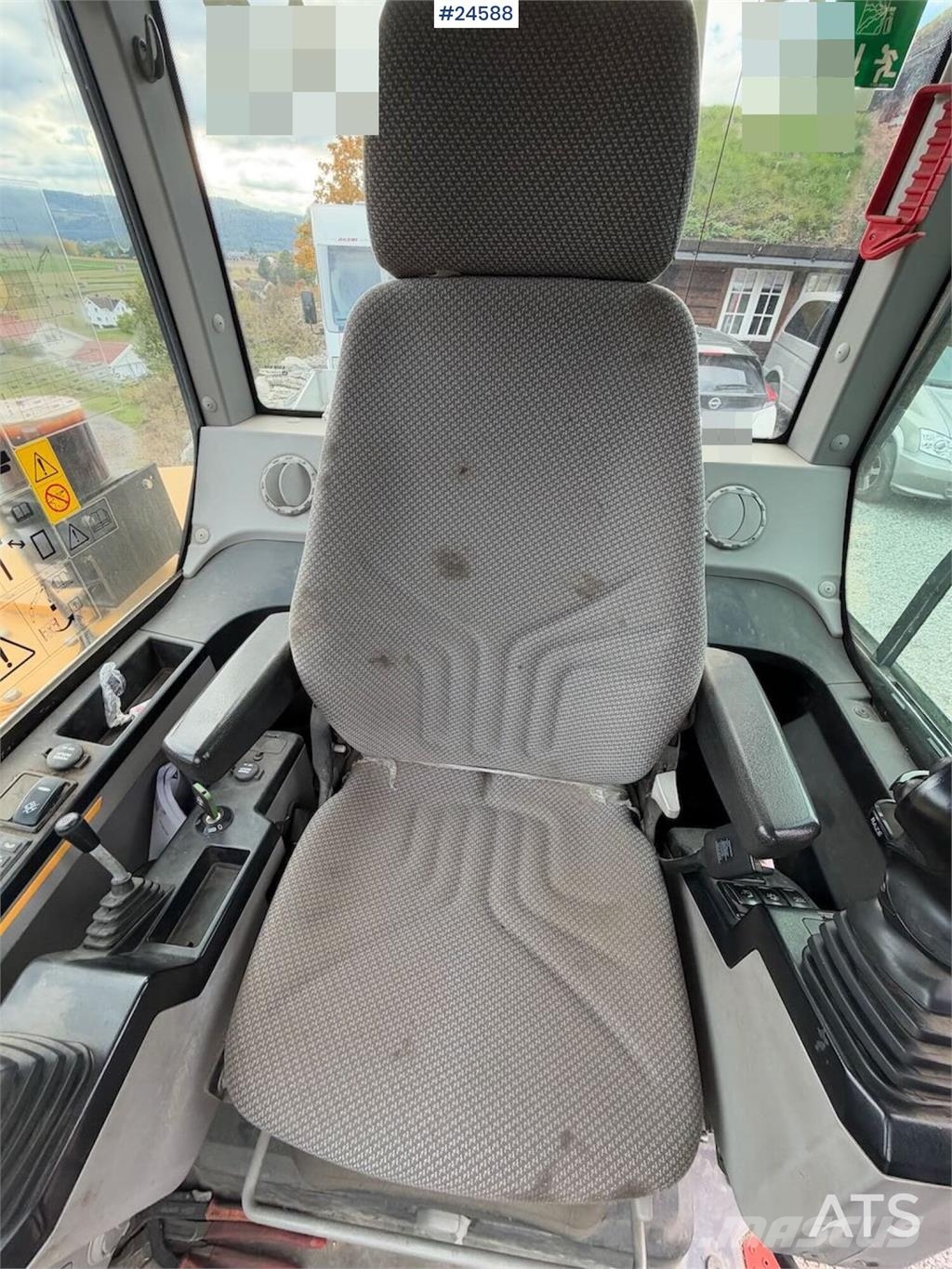 Volvo EW60E Wheeled excavator with tiltrotator and 2 buc Hjulgravere