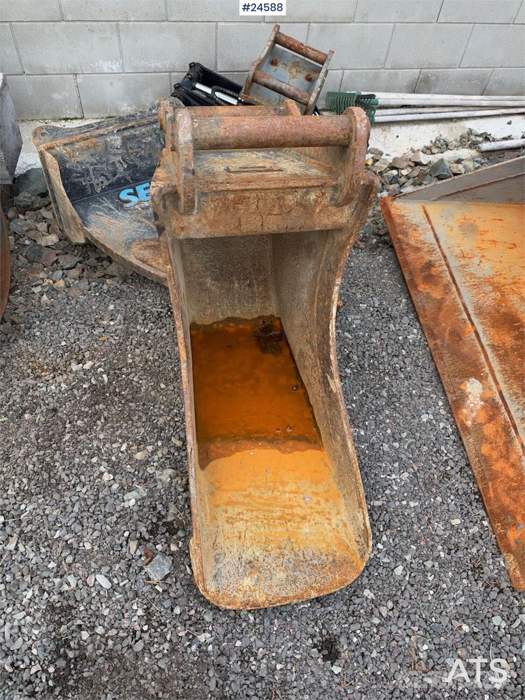 Volvo EW60E Wheeled excavator with tiltrotator and 2 buc Hjulgravere