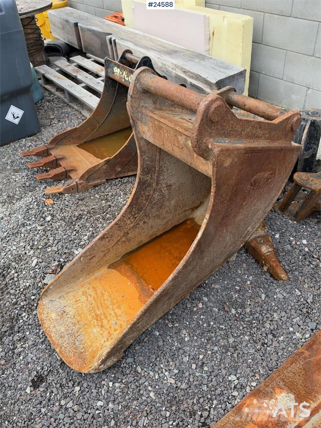 Volvo EW60E Wheeled excavator with tiltrotator and 2 buc Hjulgravere