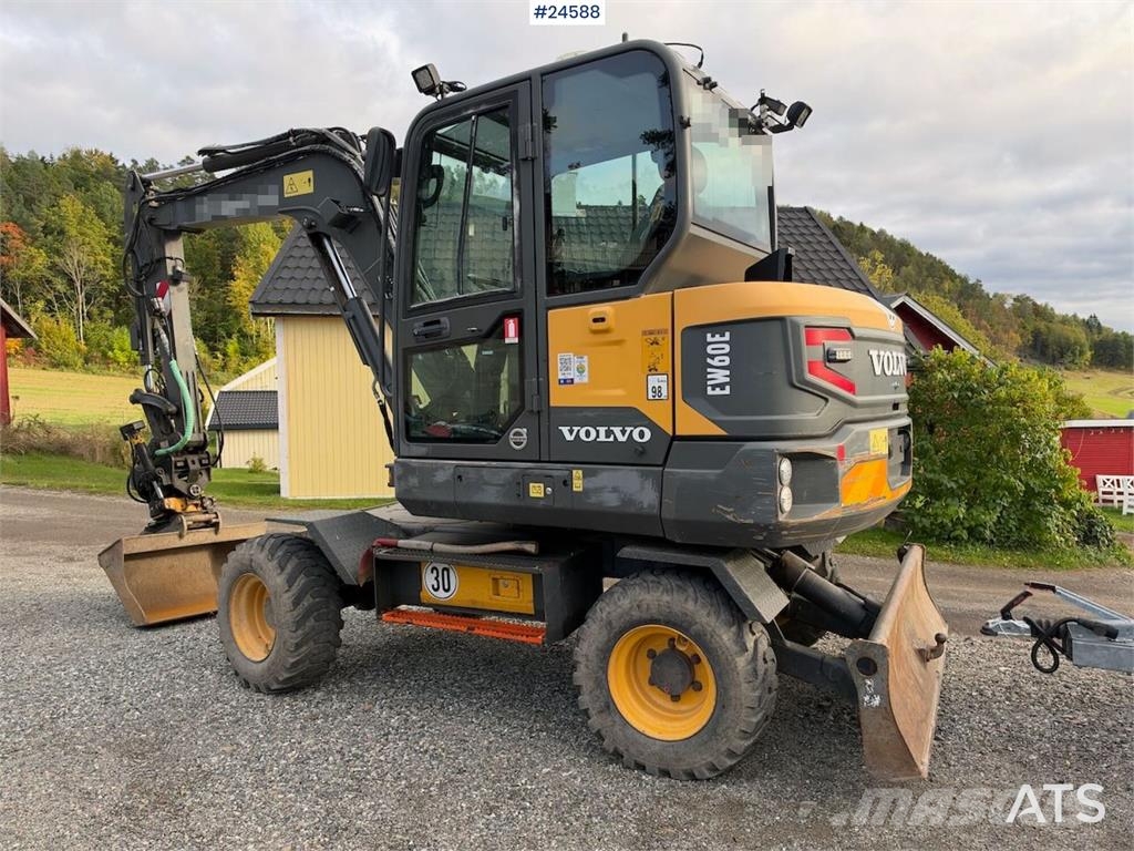 Volvo EW60E Wheeled excavator with tiltrotator and 2 buc Hjulgravere