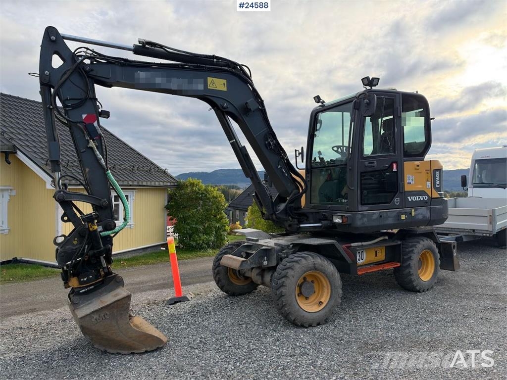 Volvo EW60E Wheeled excavator with tiltrotator and 2 buc Hjulgravere
