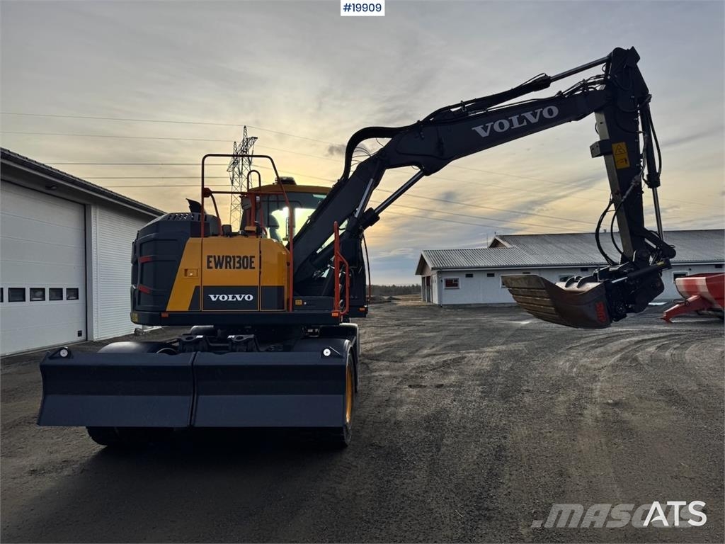 Volvo EWR130 Wheeled Excavator with Rototilt and 2 Bucke Beltegraver