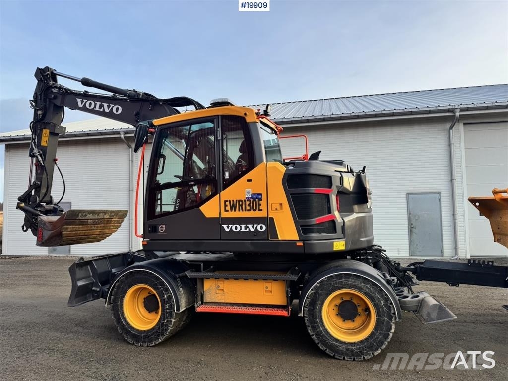 Volvo EWR130 Wheeled Excavator with Rototilt and 2 Bucke Beltegraver