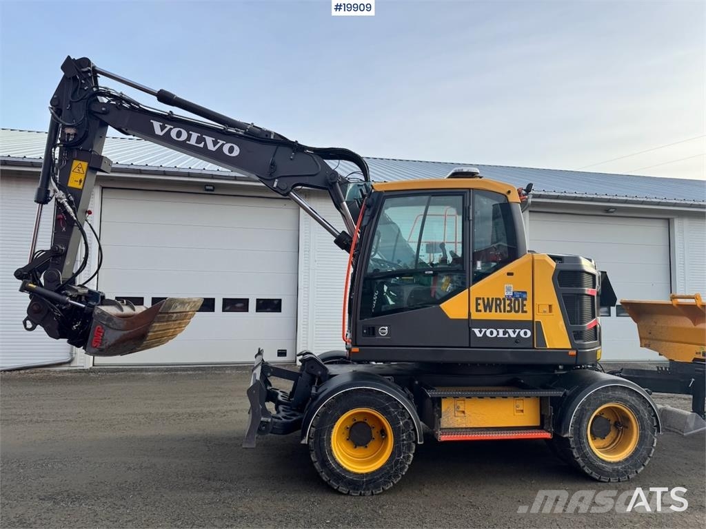 Volvo EWR130 Wheeled Excavator with Rototilt and 2 Bucke Beltegraver