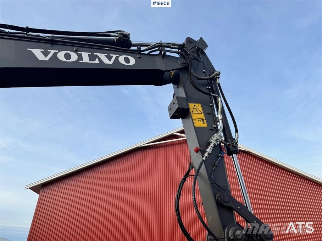 Volvo EWR130 Wheeled Excavator with Rototilt and 2 Bucke Beltegraver